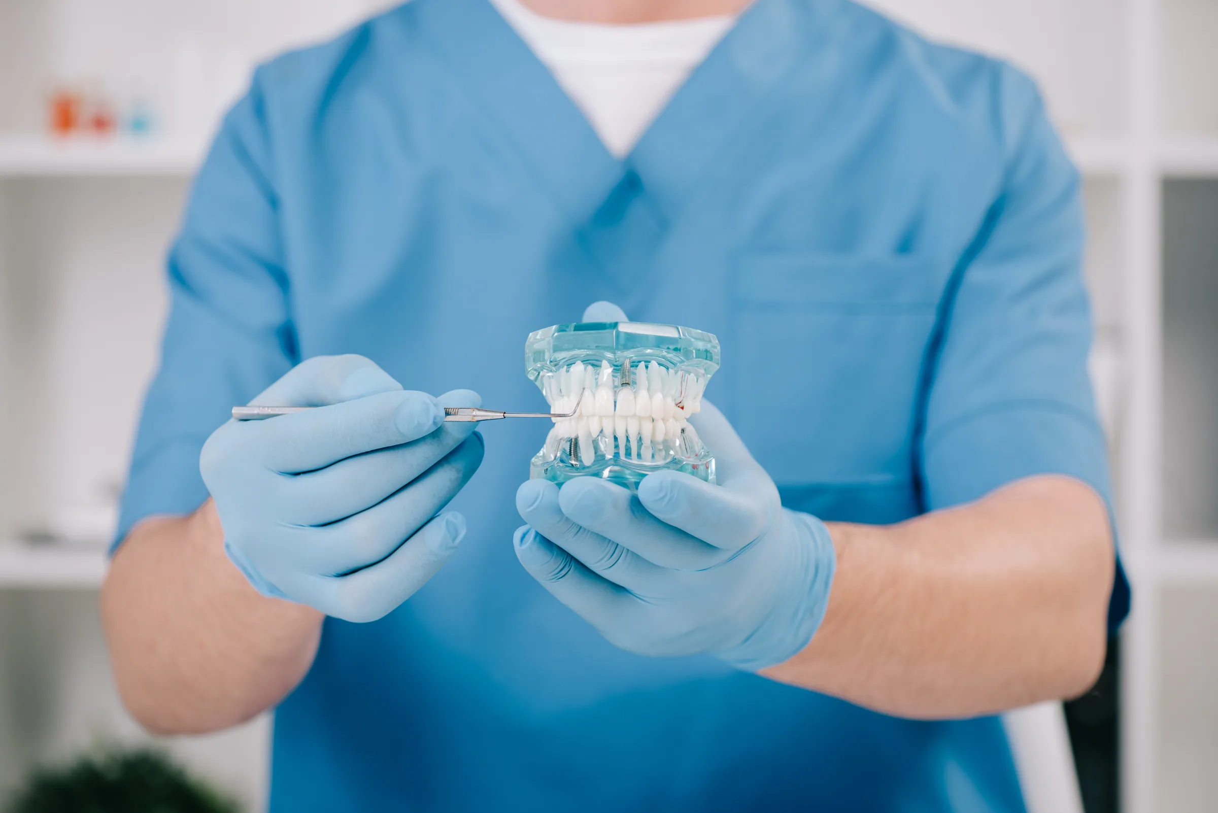 Invisalign chez l'adulte : ce qu'il faut savoir