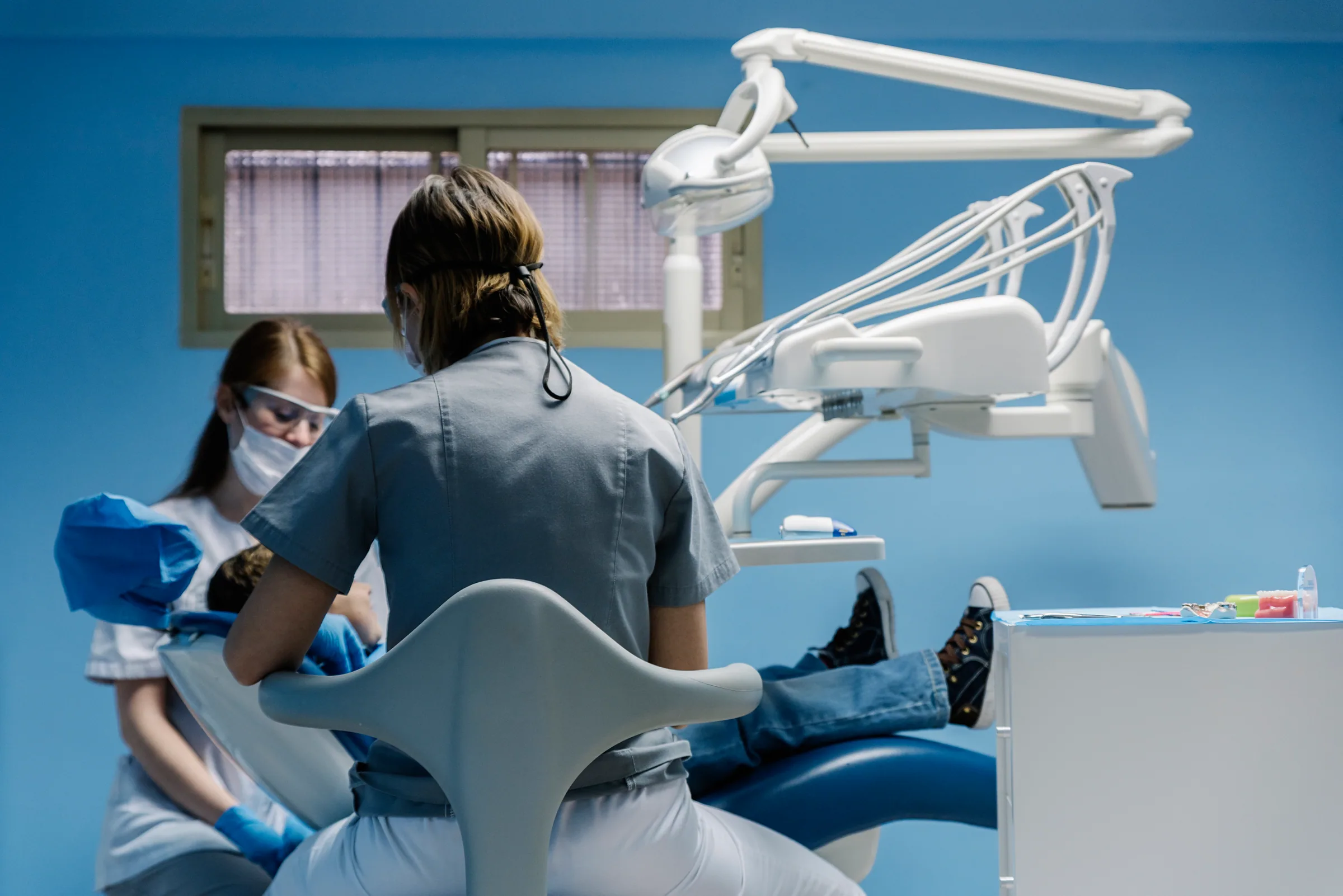 Implant dentaire : guide complet 2026